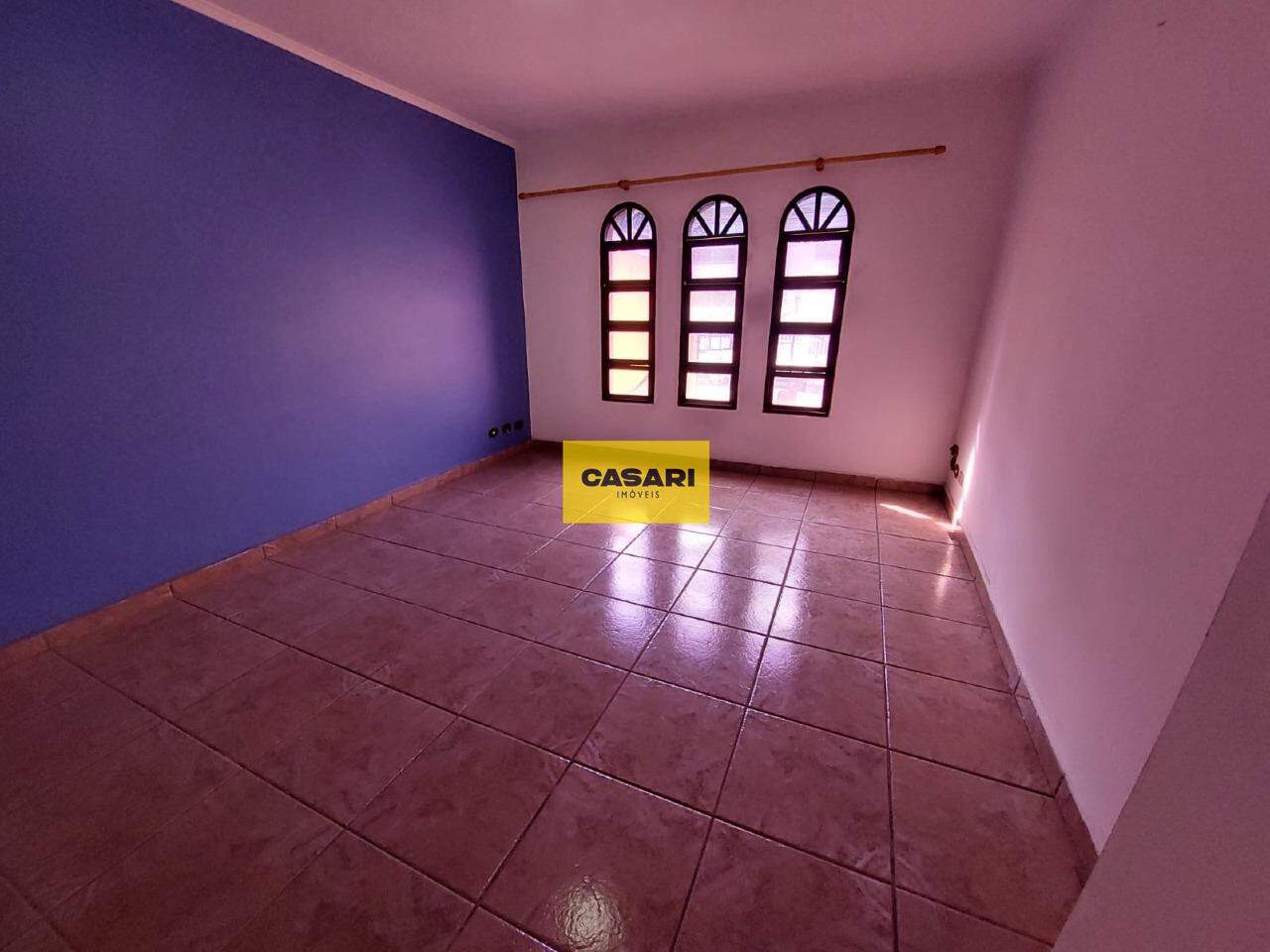 Casa para aluguel no Vila Valparaíso: 