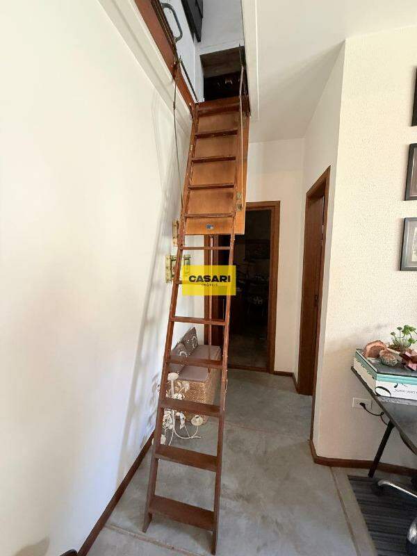 Sobrado para à venda no bairro Nova Petrópolis, São Bernardo do Campo - Casari Imóveis: 