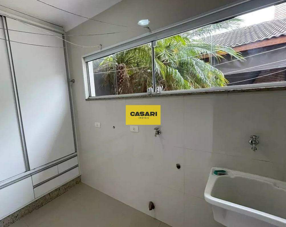 Sobrado para à venda no bairro Nova Petrópolis, São Bernardo do Campo - Casari Imóveis: 