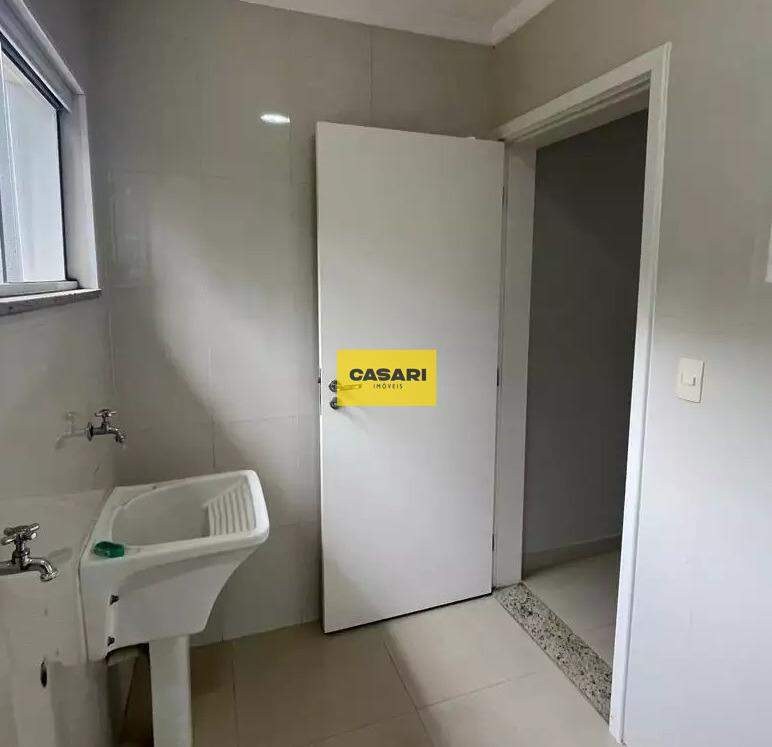 Sobrado para à venda no bairro Nova Petrópolis, São Bernardo do Campo - Casari Imóveis: 