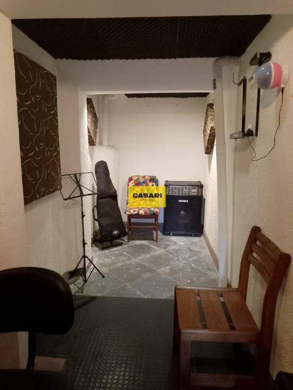 Casa para para aluguel no bairro Jardim Stella, Santo André - Casari Imóveis: 