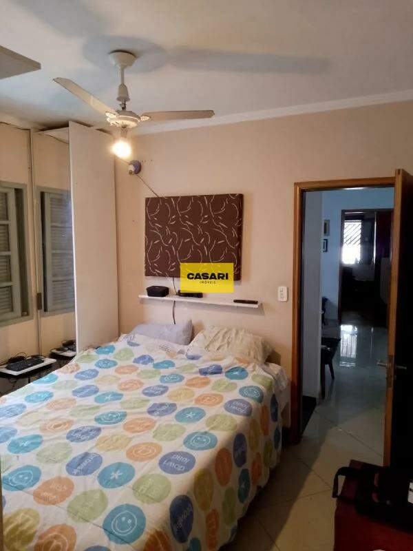 Casa para para aluguel no bairro Jardim Stella, Santo André - Casari Imóveis: 