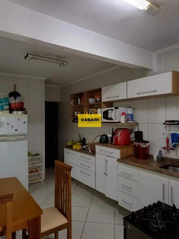 Casa para para aluguel no bairro Jardim Stella, Santo André - Casari Imóveis: 