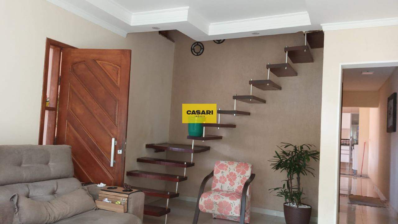 Casa para à venda no bairro Vila Alzira, Santo André - Casari Imóveis: 
