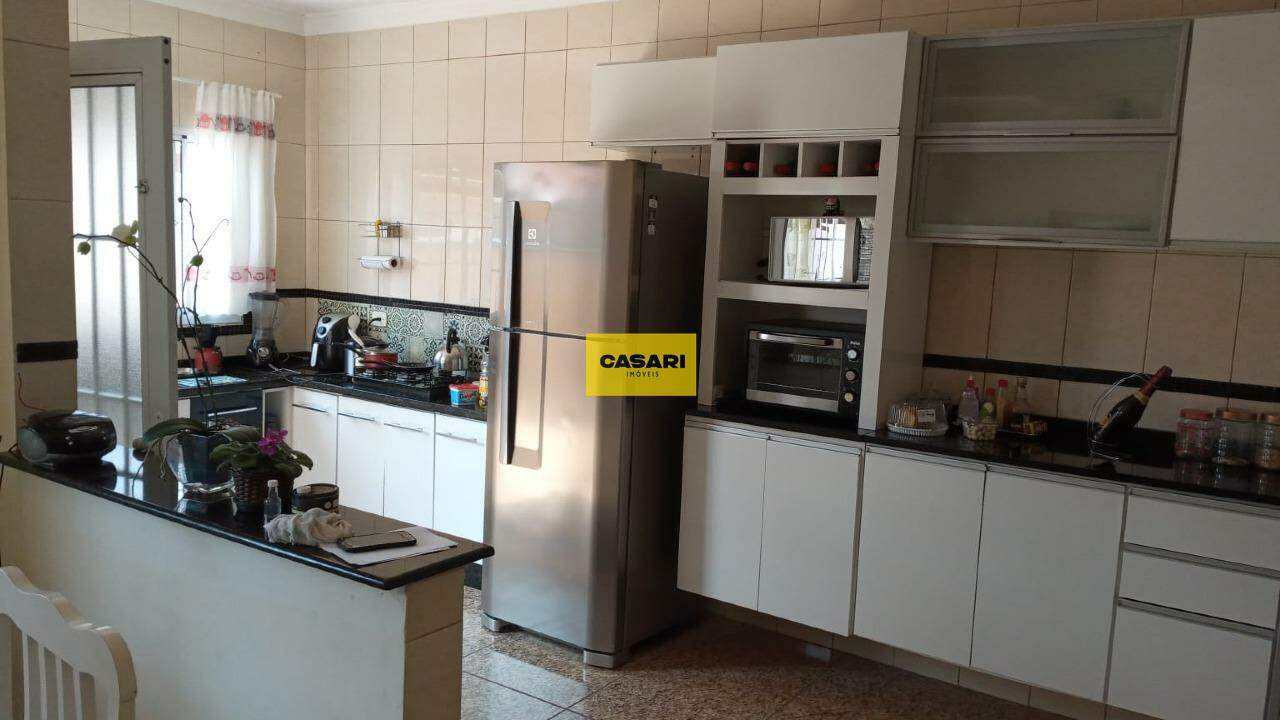 Casa para à venda no bairro Vila Alzira, Santo André - Casari Imóveis: 