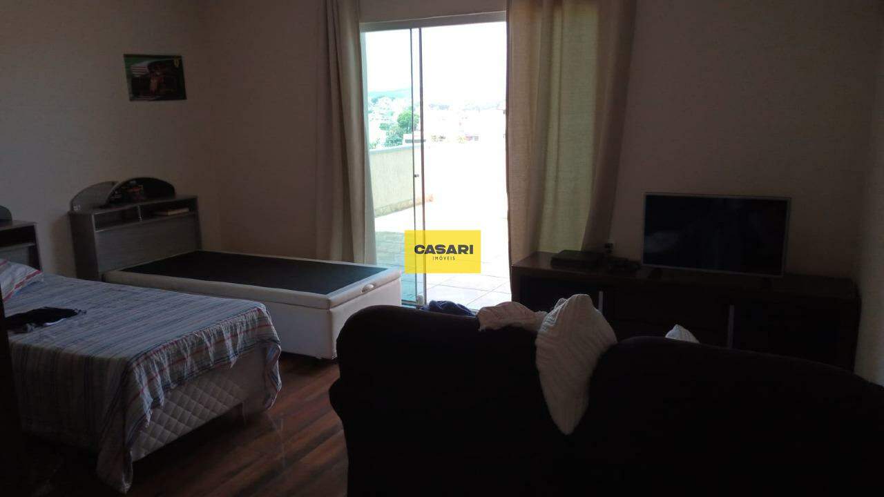 Casa para à venda no bairro Vila Alzira, Santo André - Casari Imóveis: 