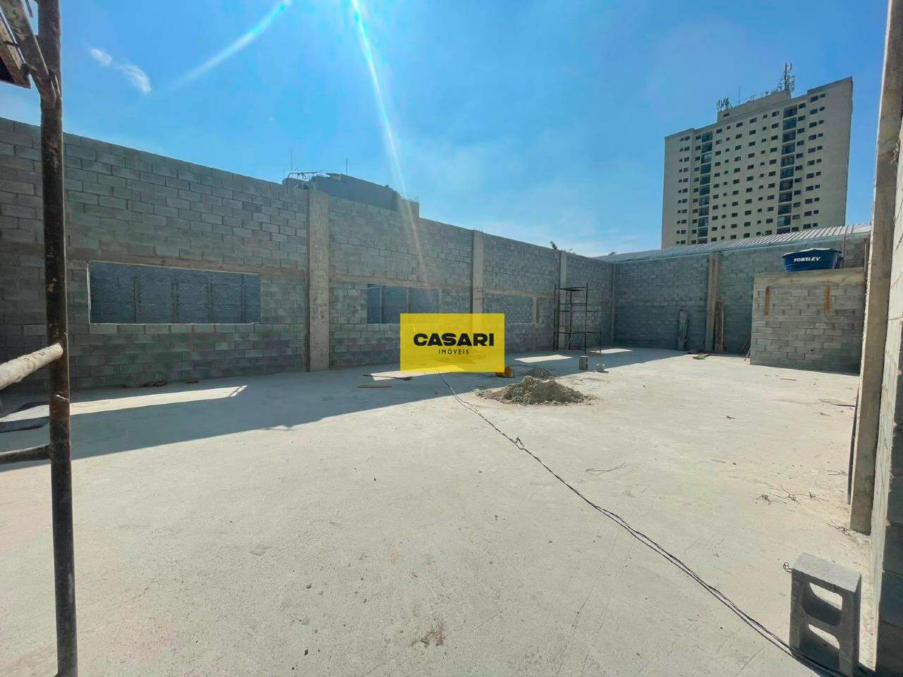 Galpão para para aluguel no bairro Taboão, São Bernardo do Campo - Casari Imóveis: 