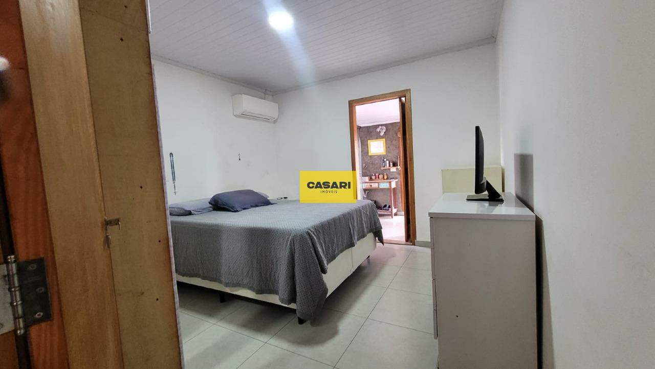 Casa para à venda no bairro Baeta Neves, São Bernardo do Campo - Casari Imóveis: 