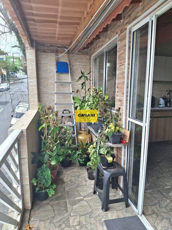 Casa Assobradada para à venda no bairro Baeta Neves, São Bernardo do Campo - Casari Imóveis: 