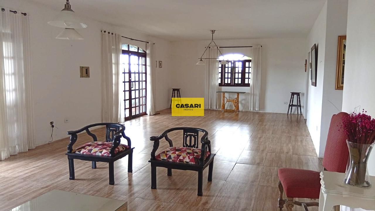 Casa para para aluguel no bairro Dos Finco, São Bernardo do Campo - Casari Imóveis: 