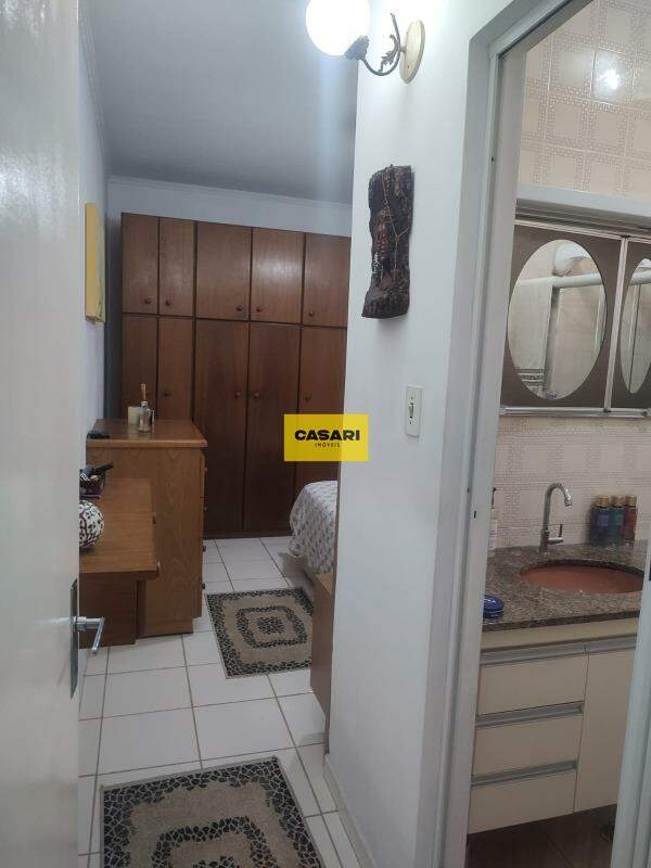 Casa para à venda no bairro Independência, São Bernardo do Campo - Casari Imóveis: 