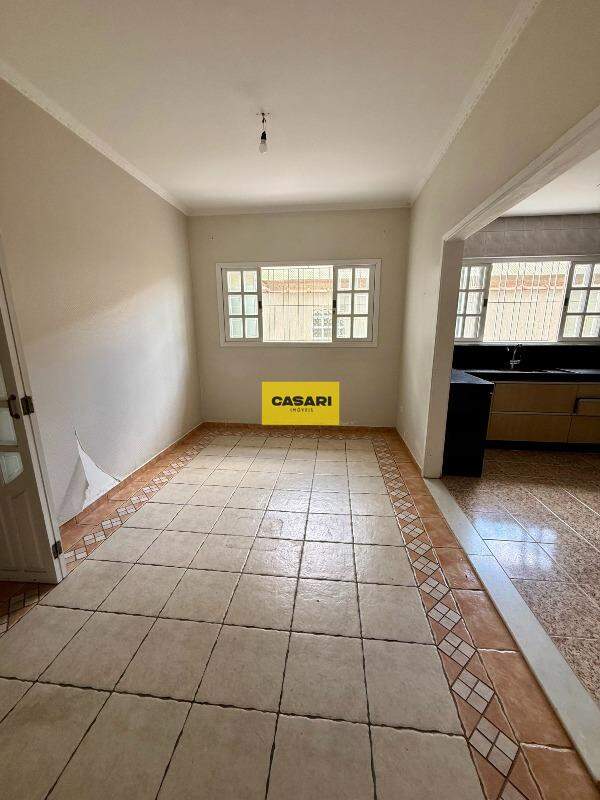 Casa para à venda no bairro Vila Scarpelli, Santo André - Casari Imóveis: 