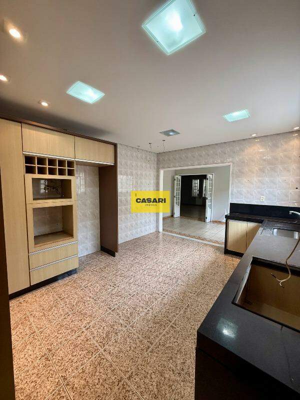 Casa para à venda no bairro Vila Scarpelli, Santo André - Casari Imóveis: 