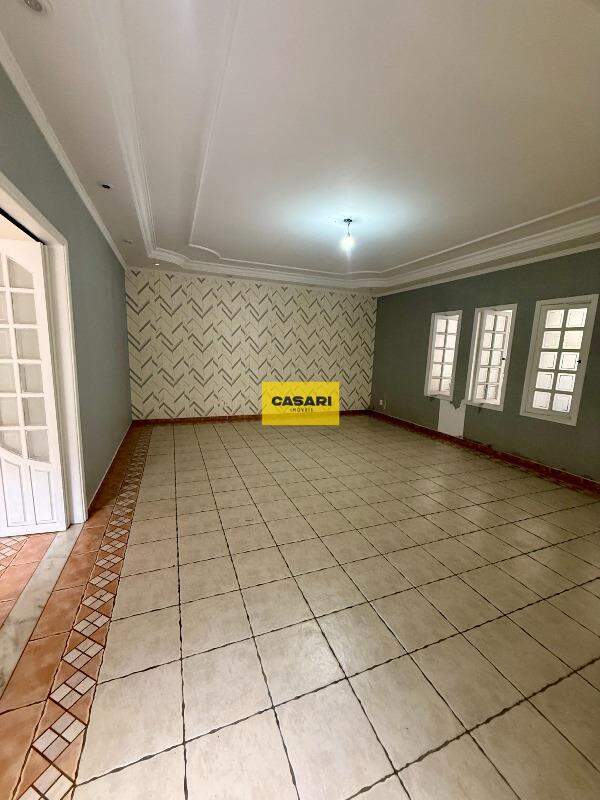 Casa para à venda no bairro Vila Scarpelli, Santo André - Casari Imóveis: 