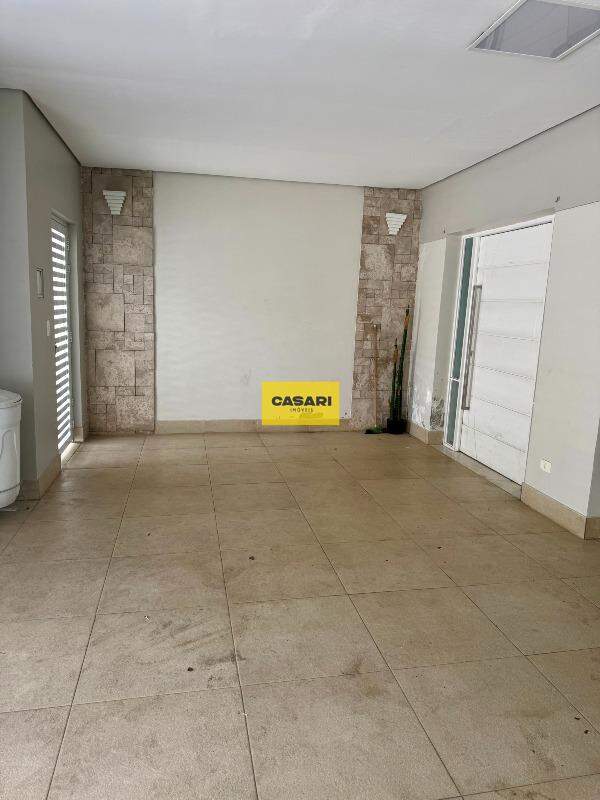 Casa para à venda no bairro Vila Scarpelli, Santo André - Casari Imóveis: 