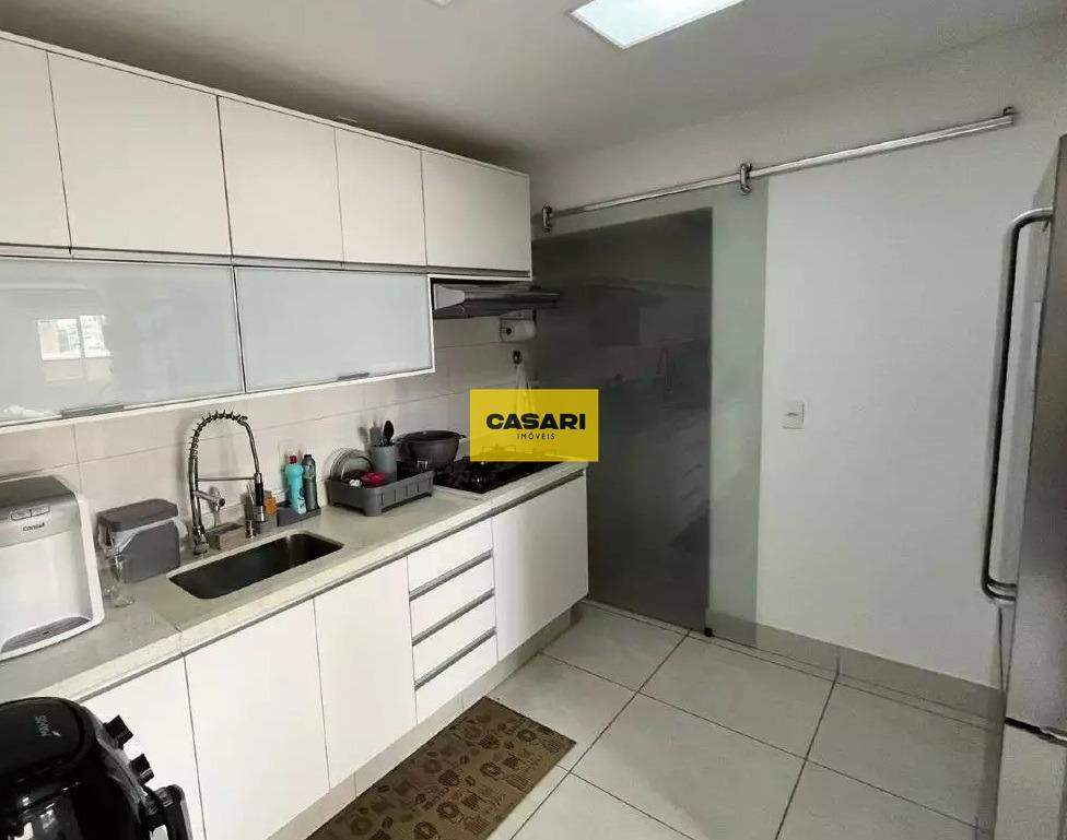 Sobrado para à venda no bairro Vila Assunção, Santo André - Casari Imóveis: 