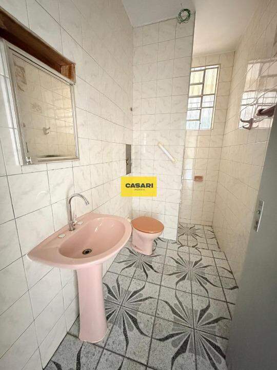 Casa Assobradada para para aluguel no bairro Baeta Neves, São Bernardo do Campo - Casari Imóveis: 