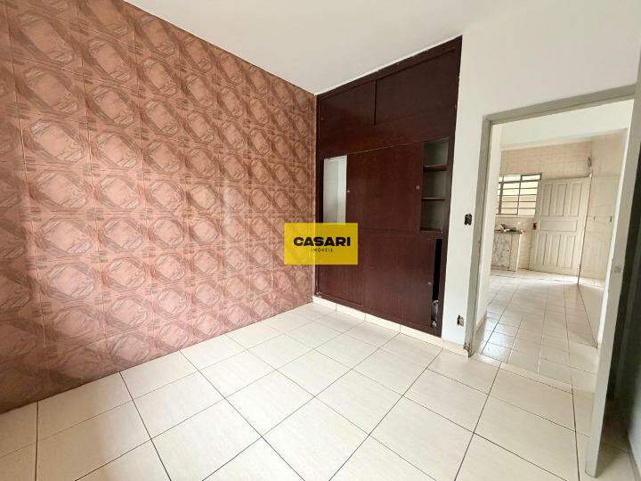 Casa Assobradada para para aluguel no bairro Baeta Neves, São Bernardo do Campo - Casari Imóveis: 
