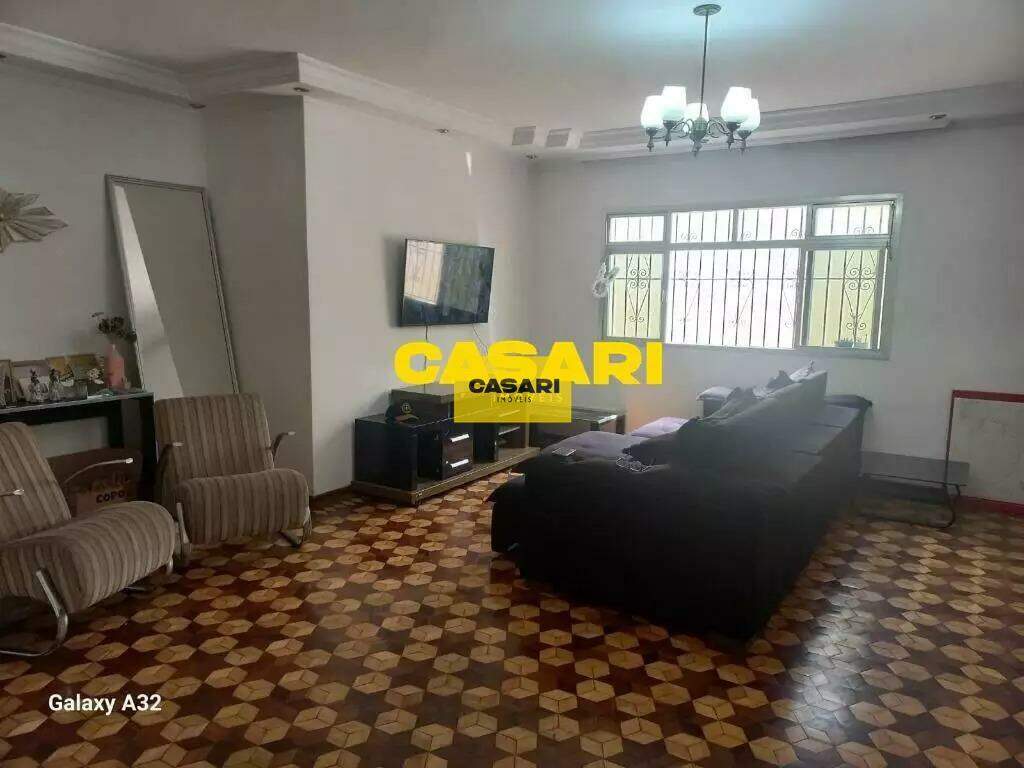 Casa para para aluguel no bairro Rudge Ramos, São Bernardo do Campo - Casari Imóveis: 