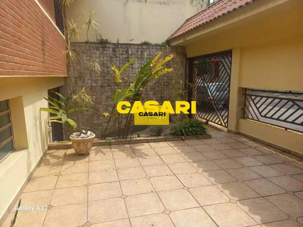 Casa para para aluguel no bairro Rudge Ramos, São Bernardo do Campo - Casari Imóveis: 
