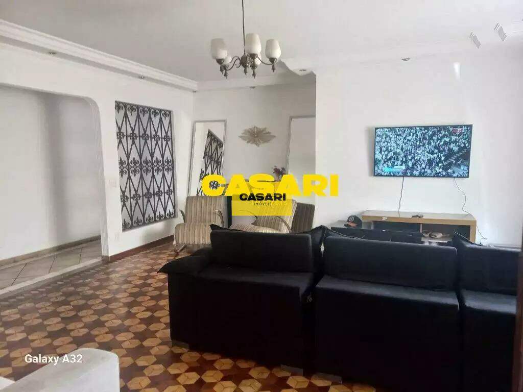 Casa para para aluguel no bairro Rudge Ramos, São Bernardo do Campo - Casari Imóveis: 
