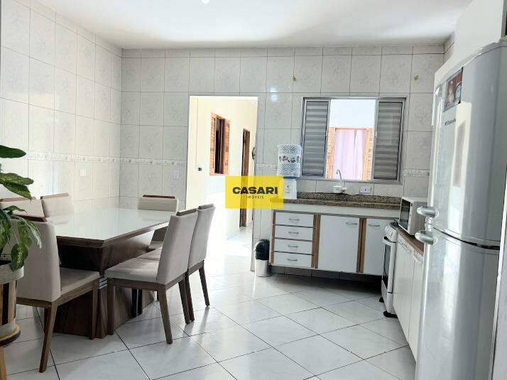 Casa para à venda no bairro Batistini, São Bernardo do Campo - Casari Imóveis: 