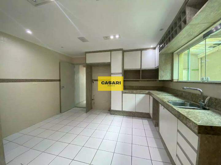 Sobrado para à venda no bairro Nova Petrópolis, São Bernardo do Campo - Casari Imóveis: 