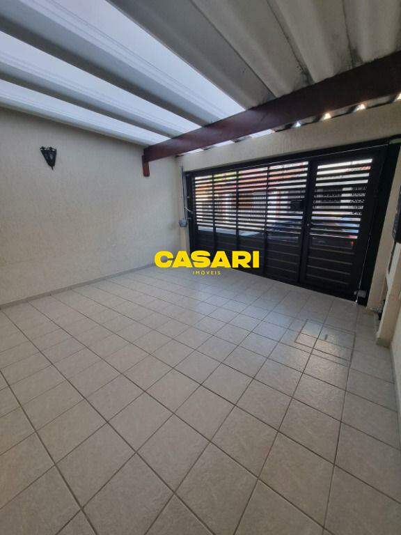 Sobrado para para aluguel no bairro Jardim Hollywood, São Bernardo do Campo - Casari Imóveis: 