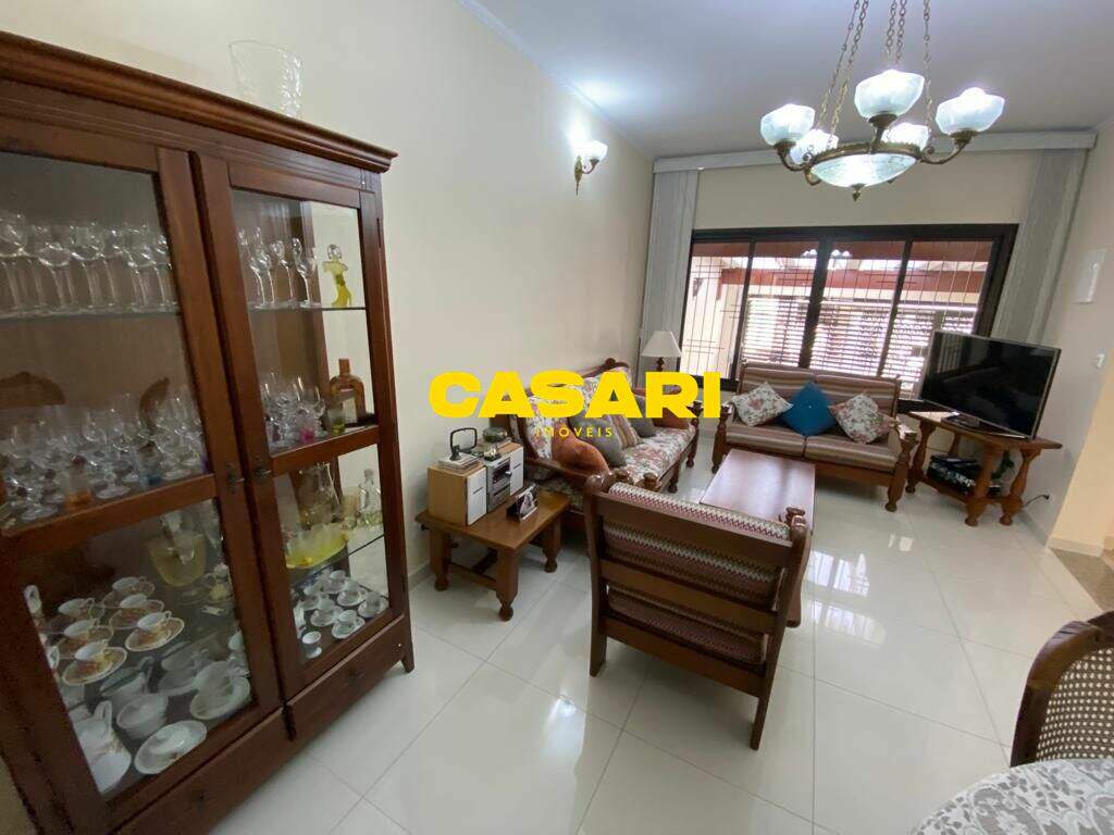 Sobrado para para aluguel no bairro Jardim Hollywood, São Bernardo do Campo - Casari Imóveis: 