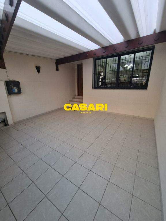 Sobrado para para aluguel no bairro Jardim Hollywood, São Bernardo do Campo - Casari Imóveis: 