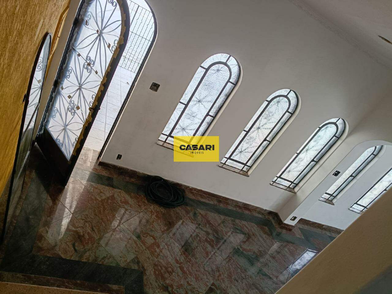 Sobrado para à venda no bairro Parque Jaçatuba, Santo André - Casari Imóveis: 