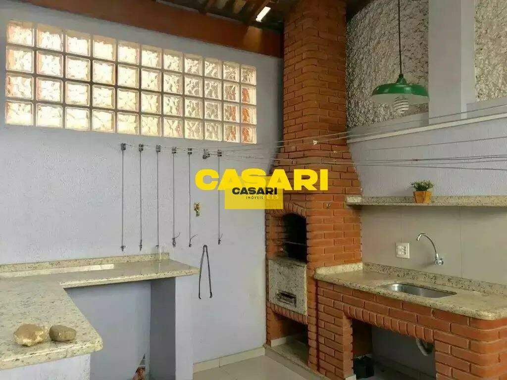 Casa Assobradada para à venda no bairro Nova Petrópolis, São Bernardo do Campo - Casari Imóveis: 