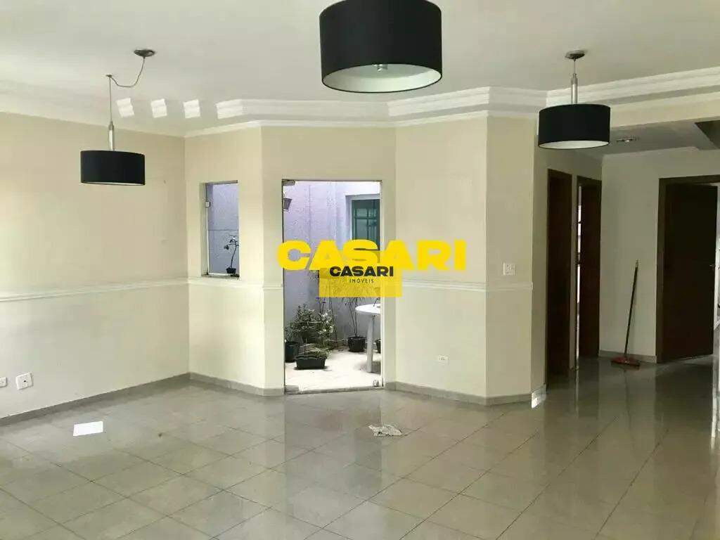 Casa Assobradada para à venda no bairro Nova Petrópolis, São Bernardo do Campo - Casari Imóveis: 