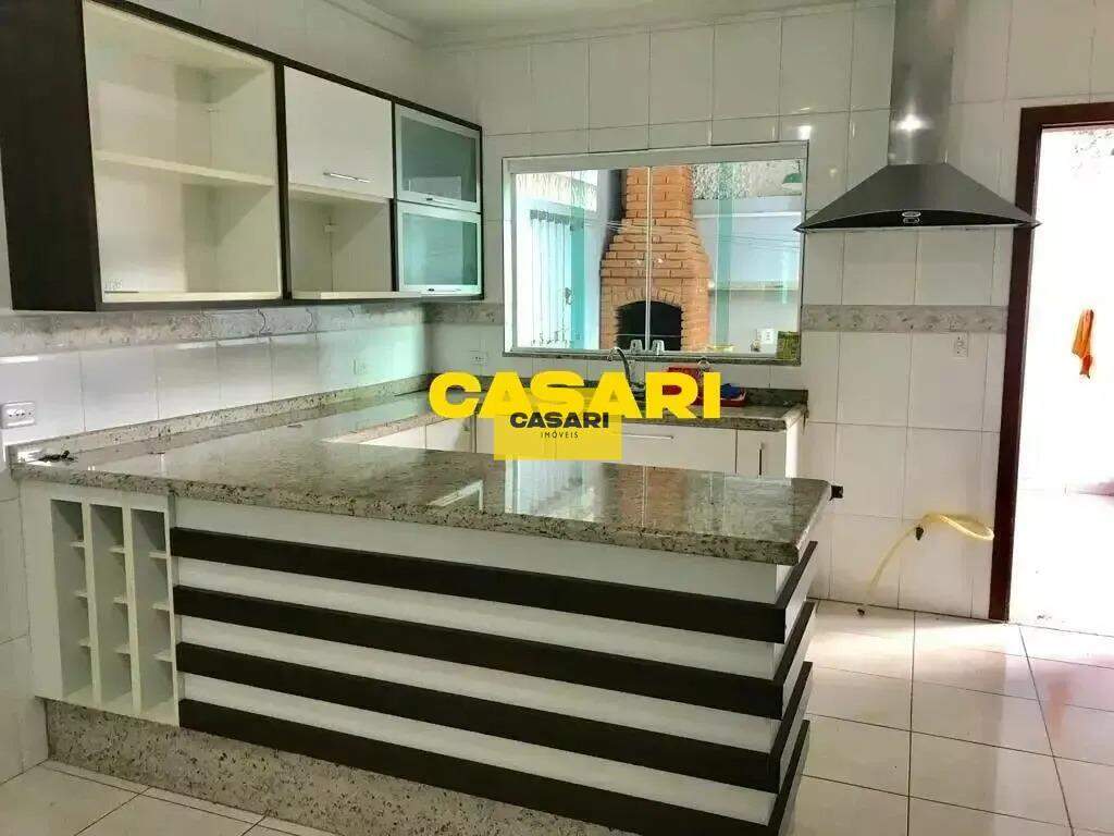 Casa Assobradada para à venda no bairro Nova Petrópolis, São Bernardo do Campo - Casari Imóveis: 