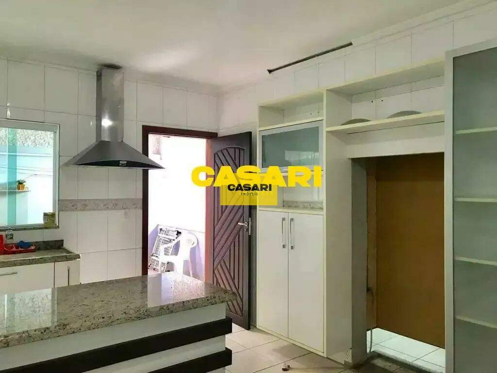 Casa Assobradada para à venda no bairro Nova Petrópolis, São Bernardo do Campo - Casari Imóveis: 
