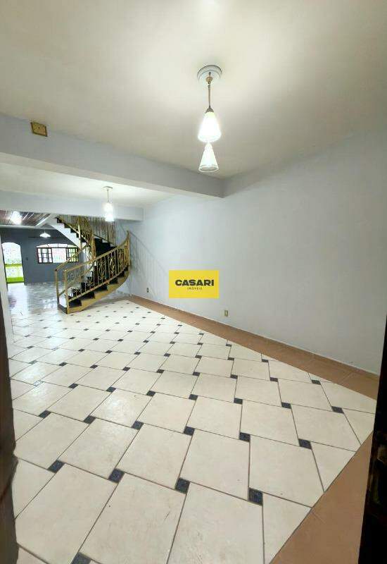 Sobrado para à venda no bairro Vila Vitória, Santo André - Casari Imóveis: 