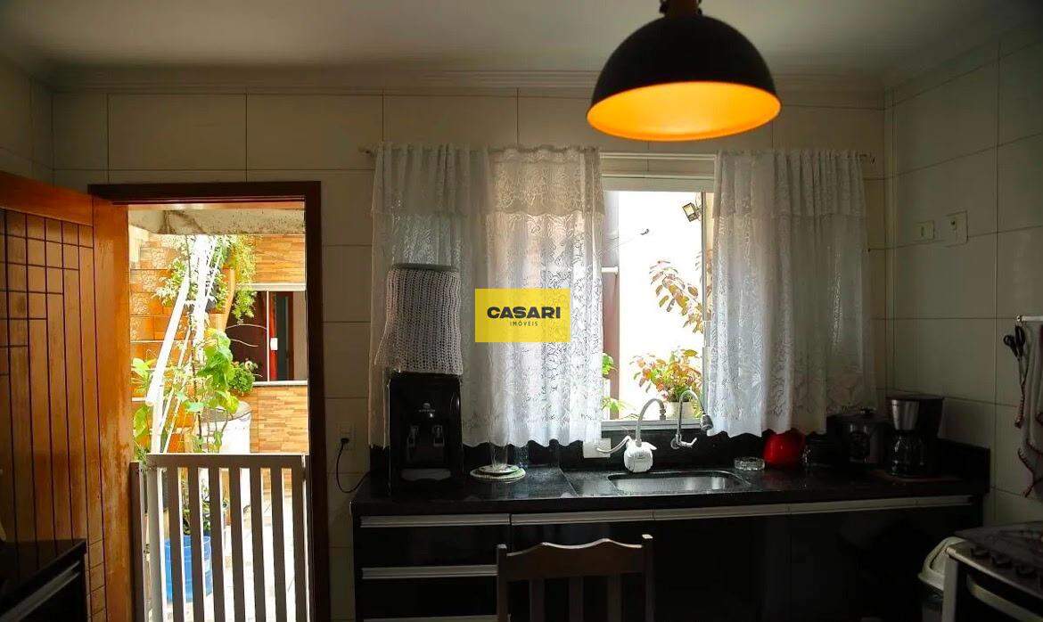 Sobrado para à venda no bairro Alves Dias, São Bernardo do Campo - Casari Imóveis: 