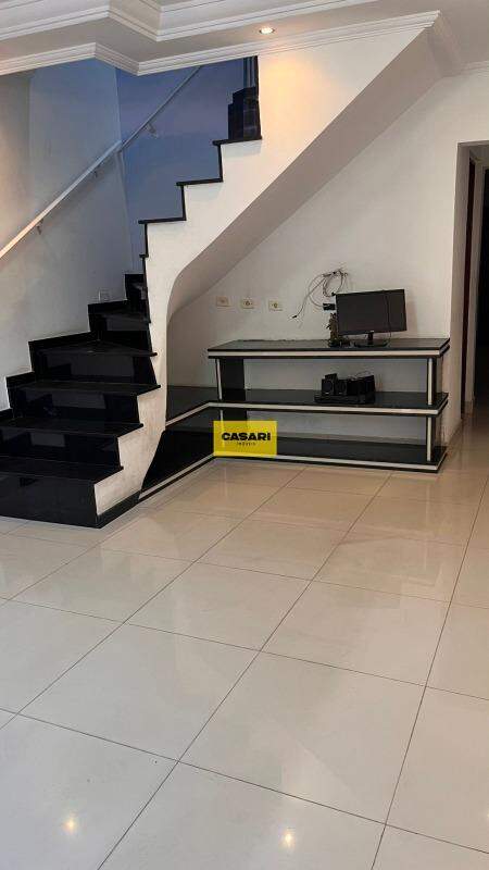 Casa para à venda no bairro Santa Terezinha, São Bernardo do Campo - Casari Imóveis: 