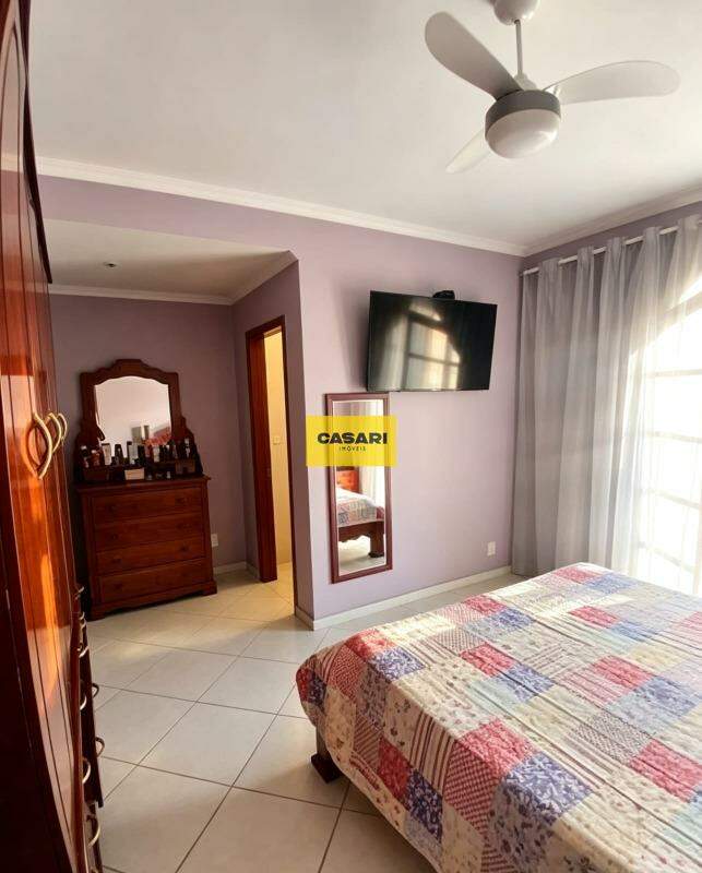 Sobrado para à venda no bairro Baeta Neves, São Bernardo do Campo - Casari Imóveis: 