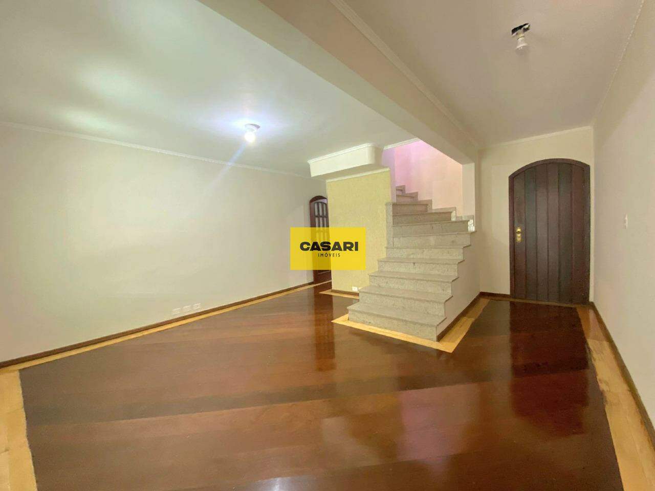 Sobrado para à venda no bairro Jardim Itapoan, Santo André - Casari Imóveis: 
