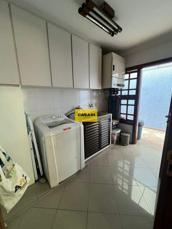Sobrado para à venda no bairro Dos Casa, São Bernardo do Campo - Casari Imóveis: 