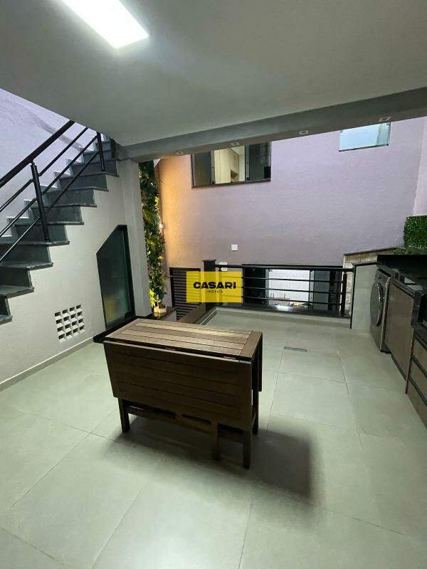 Sobrado para à venda no bairro Taboão, São Bernardo do Campo - Casari Imóveis: 
