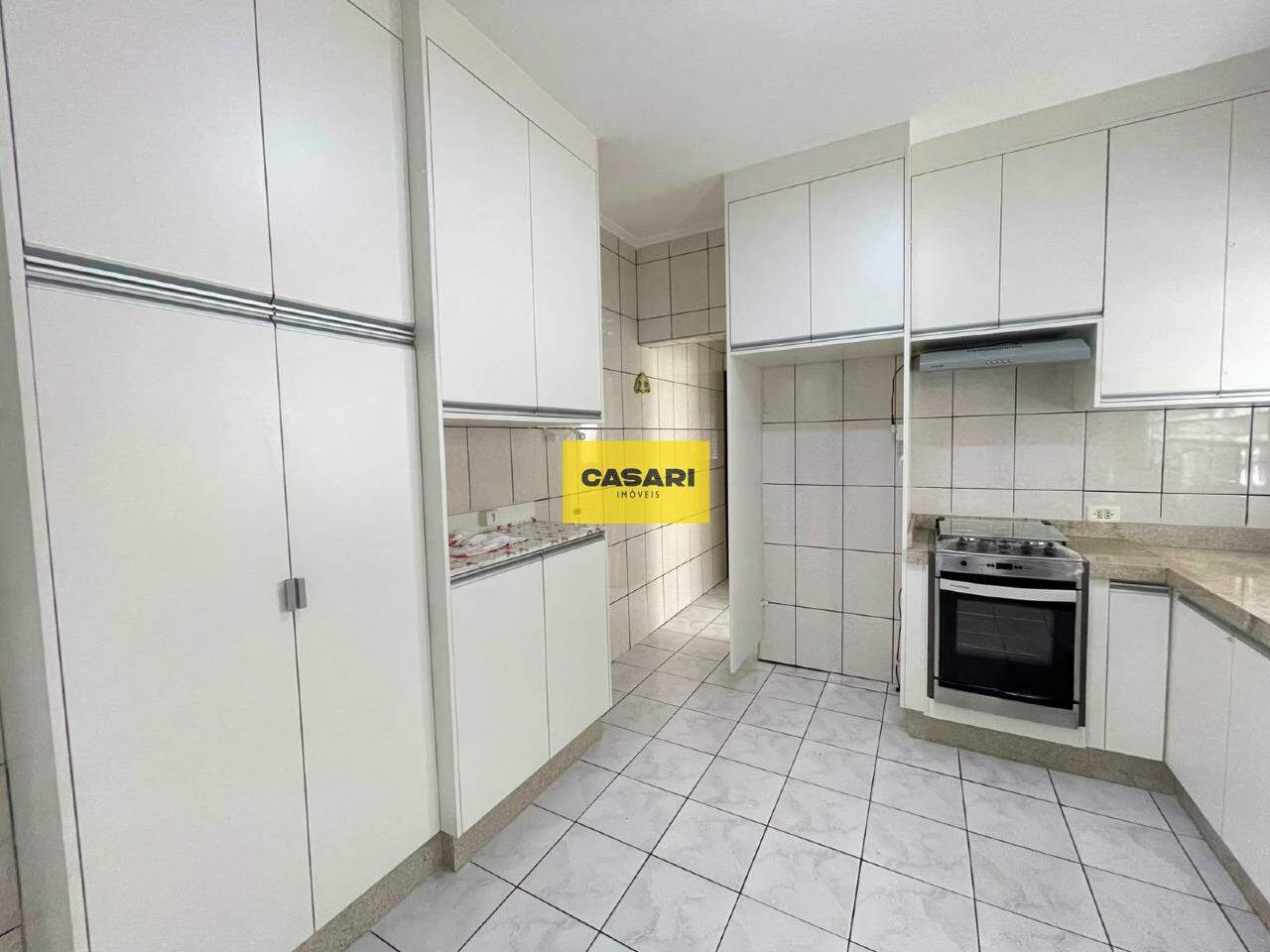 Casa para para aluguel no bairro Ferrazópolis, São Bernardo do Campo - Casari Imóveis: 