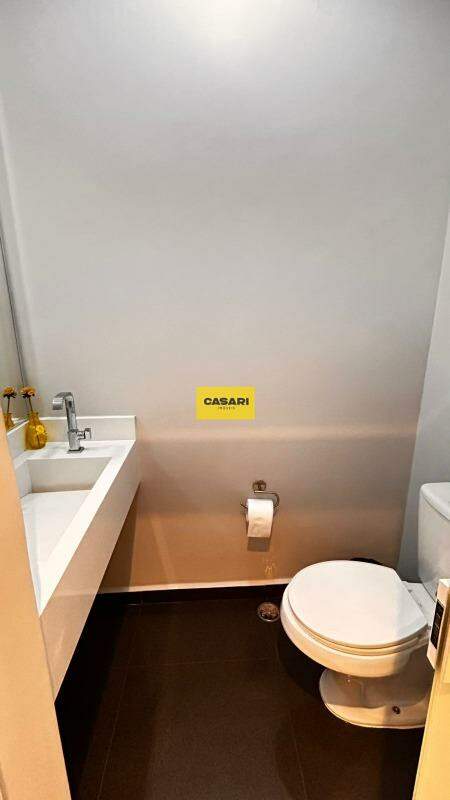 Casa para à venda no bairro Vila Assunção, Santo André - Casari Imóveis: 