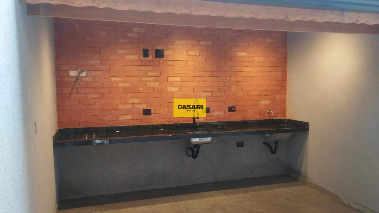 Sobrado para à venda no bairro Vila Helena, Santo André - Casari Imóveis: 