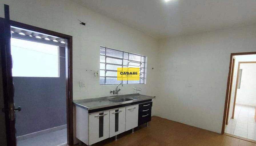 Casa Assobradada para para aluguel no bairro Rudge Ramos, São Bernardo do Campo - Casari Imóveis: 