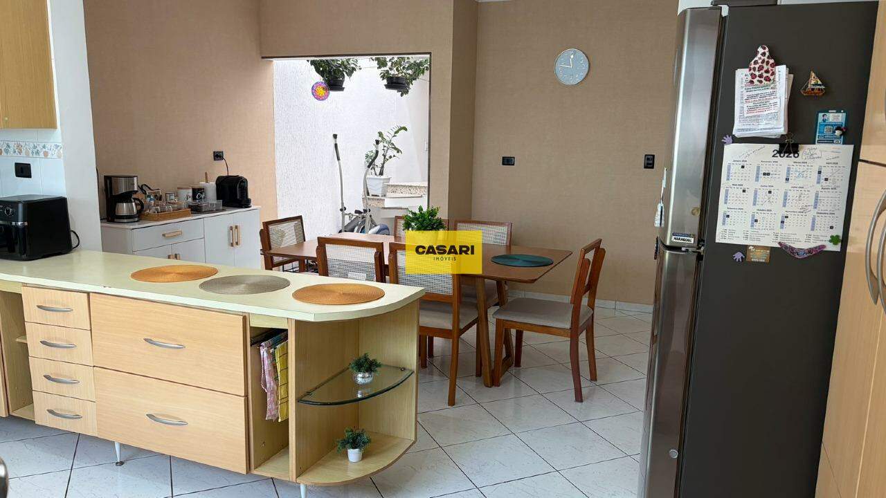 Sobrado para à venda no bairro Vila Lucinda, Santo André - Casari Imóveis: 