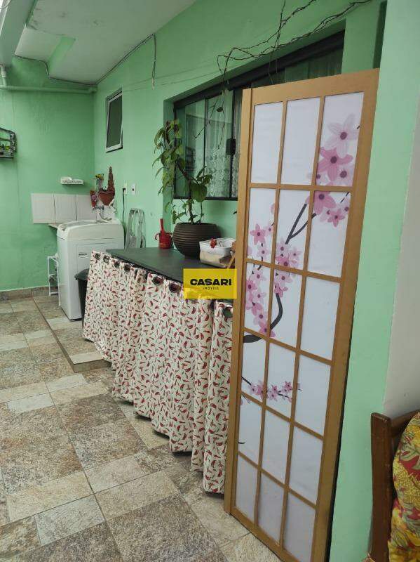 Casa Assobradada para à venda no bairro Vila Lucinda, Santo André - Casari Imóveis: 