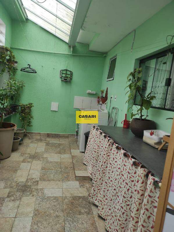 Casa Assobradada para à venda no bairro Vila Lucinda, Santo André - Casari Imóveis: 