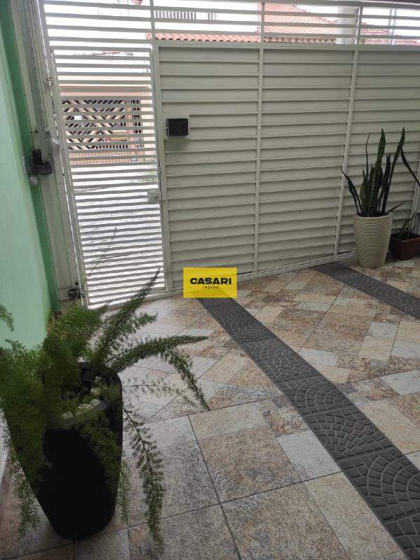 Casa Assobradada para à venda no bairro Vila Lucinda, Santo André - Casari Imóveis: 